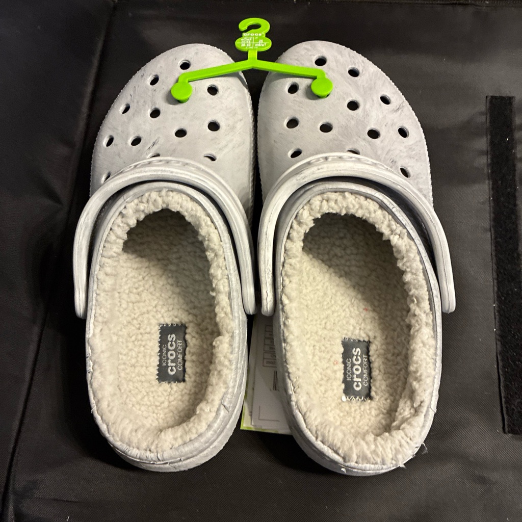 Crocs Unisex Gray Fuzzy Lined Crocs